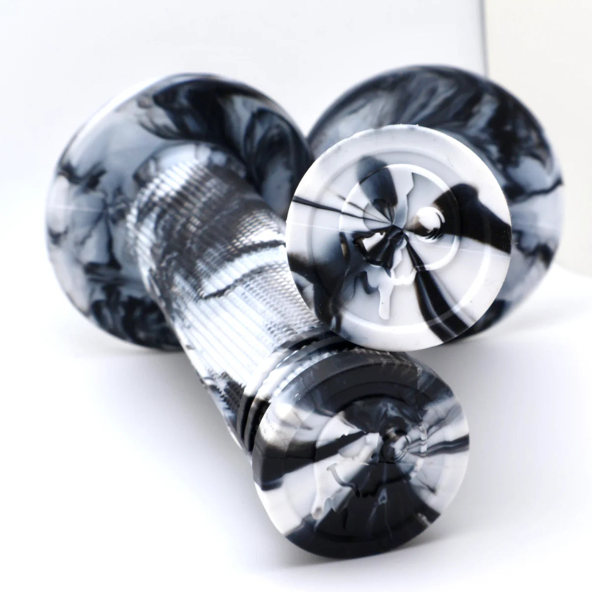WHITE/BLACK Captive S.O.S. Half Waffle Grips